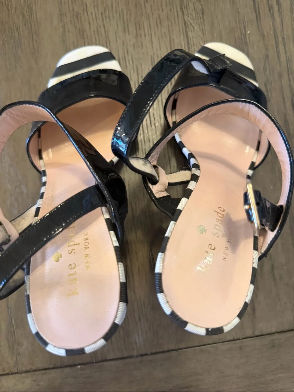 kate spade Black Patent Block Heel Sandals with Striped Heel Sz 7 READ DESC
